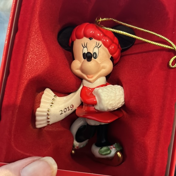 Lenix, Disney, 2019 annual Minnie mouse, skating ornament, Skate away, Minnie - Picture 8 of 8